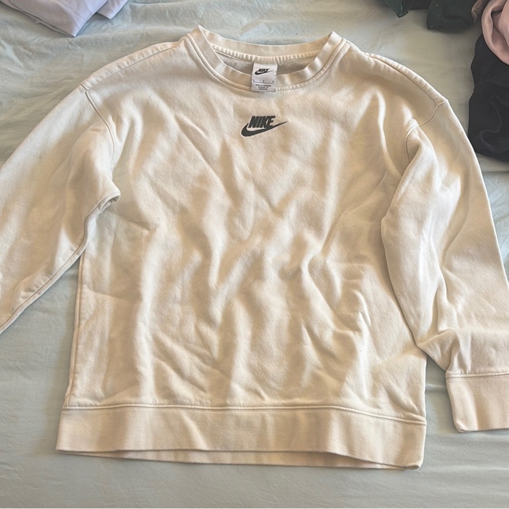 Nike Cream Crew Neck Sweater with Ribbed Cuffs